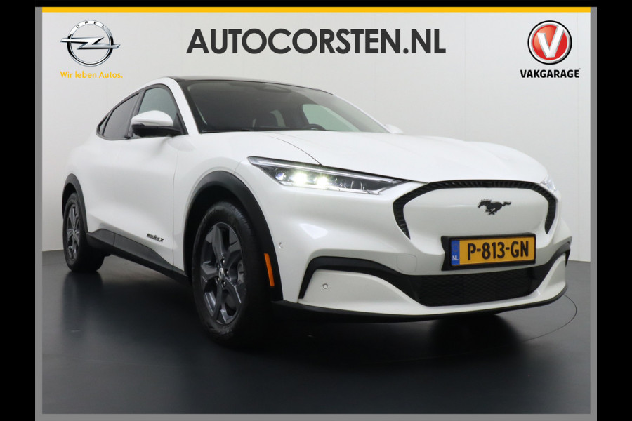 Ford Mustang Mach-E Extended RWD 98kWh 301pk Leer Trekhaak Pano-Dak Adaptive Cruise Lane Centring/change Assist Stop&Go Apple Carplay Android Elektr.verst.Stoelen+Verwarmd Dual-ECC Fully Active Park Assist Elektr.Achterklep BLISS Driver Alert Warning Keyless Origineel Nederlandse Auto € 63.000- nieuw, Batterijgarantie 8 jaar of 160.000km vanaf nieuw