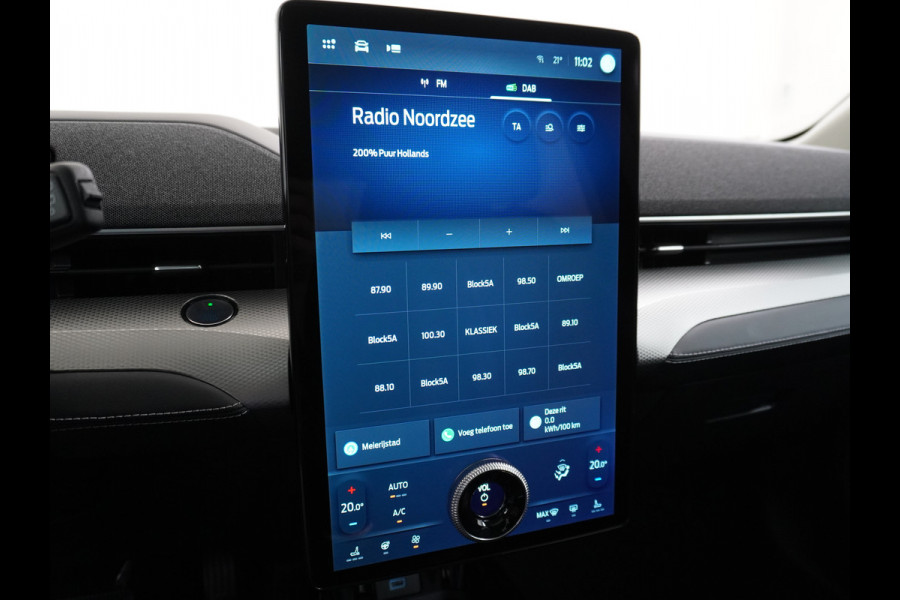 Ford Mustang Mach-E Extended RWD 98kWh 301pk Leer Trekhaak Pano-Dak Adaptive Cruise Lane Centring/change Assist Stop&Go Apple Carplay Android Elektr.verst.Stoelen+Verwarmd Dual-ECC Fully Active Park Assist Elektr.Achterklep BLISS Driver Alert Warning Keyless Origineel Nederlandse Auto € 63.000- nieuw, Batterijgarantie 8 jaar of 160.000km vanaf nieuw