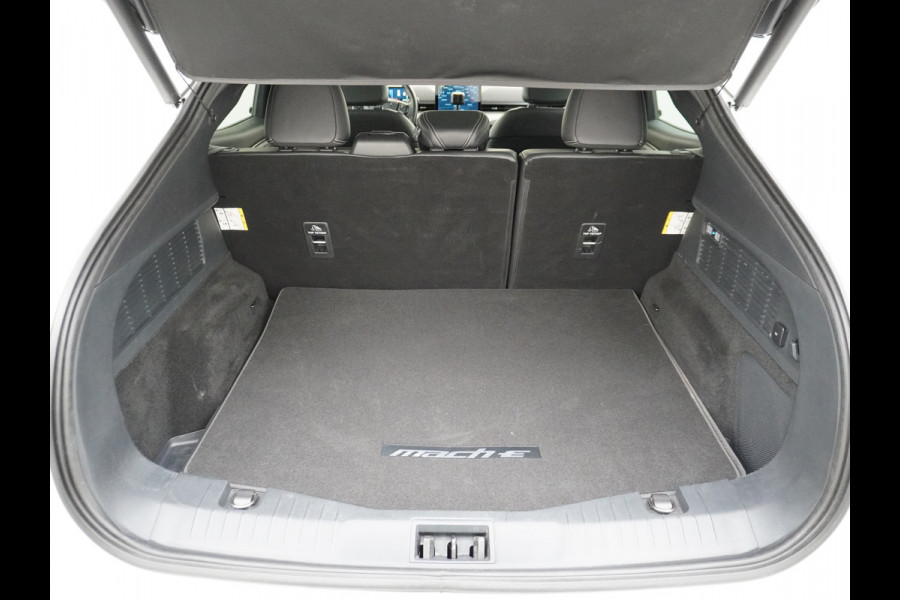 Ford Mustang Mach-E Extended RWD 98kWh 301pk Leer Trekhaak Pano-Dak Adaptive Cruise Lane Centring/change Assist Stop&Go Apple Carplay Android Elektr.verst.Stoelen+Verwarmd Dual-ECC Fully Active Park Assist Elektr.Achterklep BLISS Driver Alert Warning Keyless Origineel Nederlandse Auto € 63.000- nieuw, Batterijgarantie 8 jaar of 160.000km vanaf nieuw