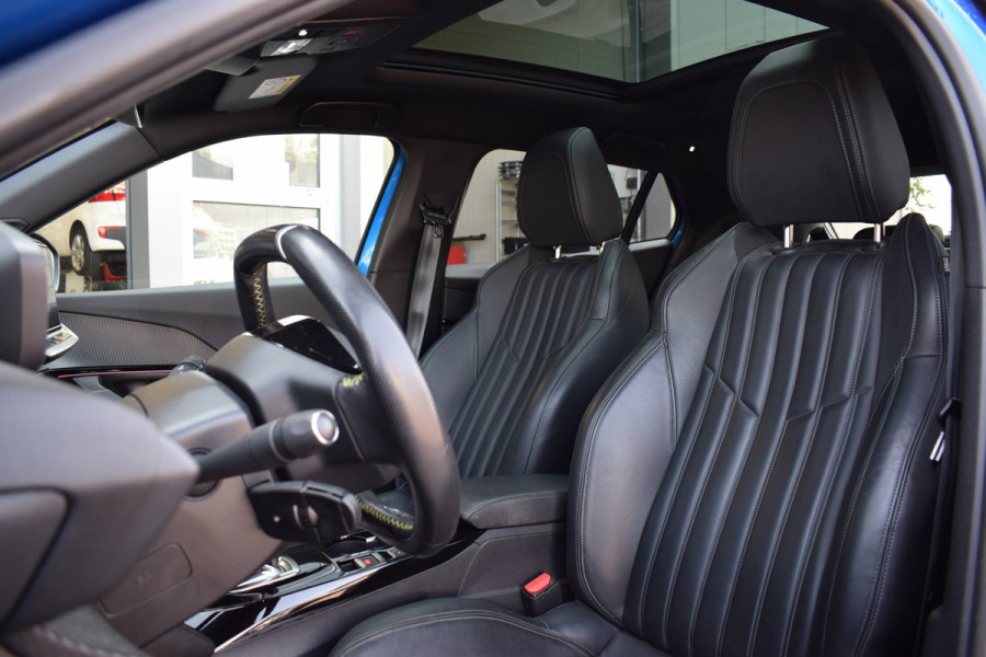 Peugeot e-2008 EV GT-Line 50 kWh | Pano | Leer | CarPlay | Stoelverw. | Camera