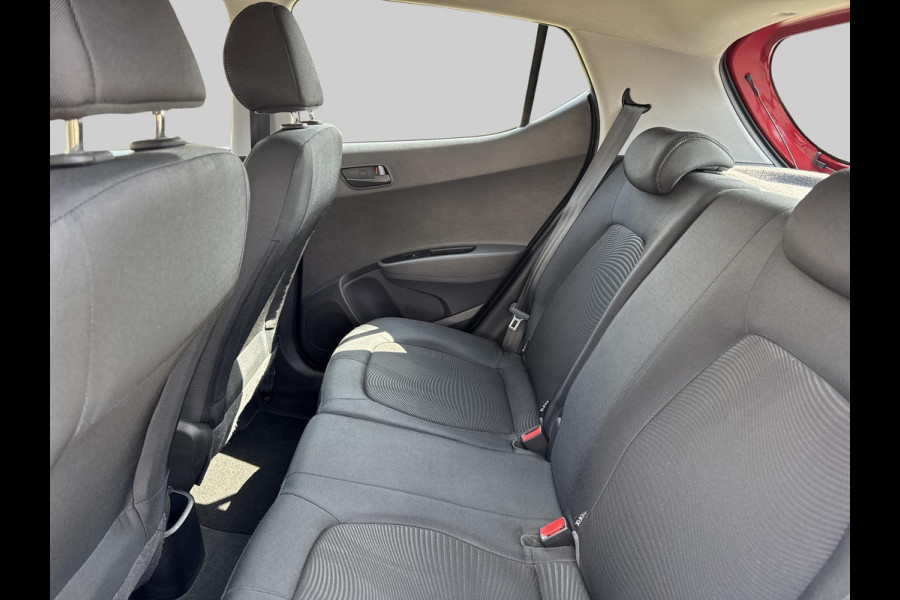 Hyundai i10 1.0i Comfort KEURIGE AUTO // NAVIGATIE // LICHTMETALEN VELGEN
