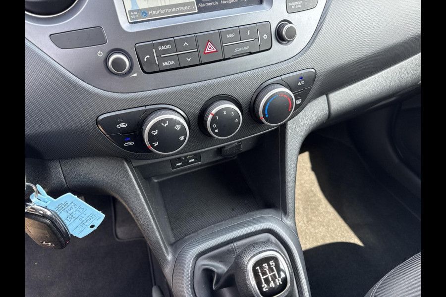 Hyundai i10 1.0i Comfort KEURIGE AUTO // NAVIGATIE // LICHTMETALEN VELGEN