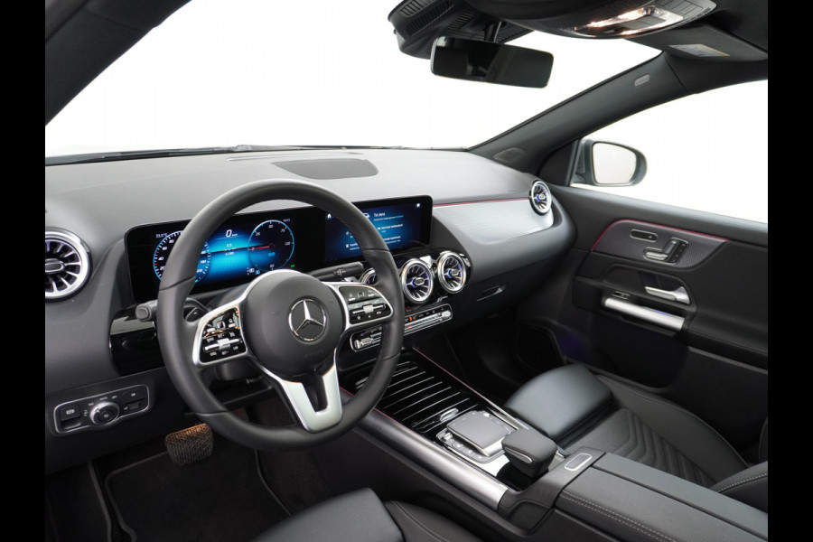 Mercedes-Benz EQA 250+AUT 71kWh Pano-Dak 360°Camera Warmtepomp Elektr-Stoelen+Geheugen+Verwarmd Trekhaak Navi Mercedes & Me Apps Apple Carplay And 18" Dodehoek-assistent MBUX-infotainmentsysteem+ spraakbediening Dual-Ecc  Advance Multi-Media WiFi-vb.Licht+RegenSensor Int.Noodoproep Progressive SpoorAssist BordHerkenning Voetganger-Besch Zitcomfortpakket Alu-Dakrails Aut.Gr/Licht Actieve Rem+spoorassistent Garantie Accu tot 15-9-2031/160.000km Origineel Nederlandse Auto Nieuwprijs €56.870,-