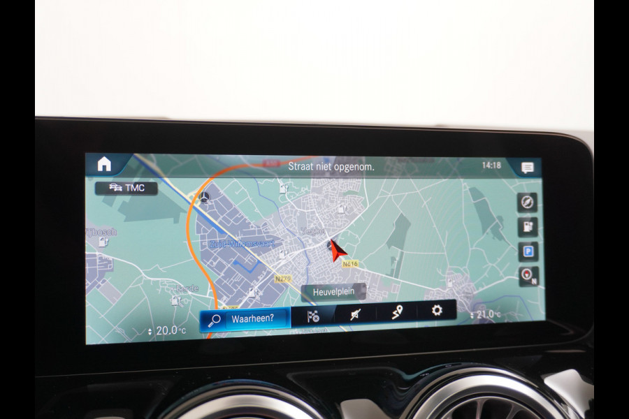 Mercedes-Benz EQA 250+AUT 71kWh Pano-Dak 360°Camera Warmtepomp Elektr-Stoelen+Geheugen+Verwarmd Trekhaak Navi Mercedes & Me Apps Apple Carplay And 18" Dodehoek-assistent MBUX-infotainmentsysteem+ spraakbediening Dual-Ecc  Advance Multi-Media WiFi-vb.Licht+RegenSensor Int.Noodoproep Progressive SpoorAssist BordHerkenning Voetganger-Besch Zitcomfortpakket Alu-Dakrails Aut.Gr/Licht Actieve Rem+spoorassistent Garantie Accu tot 15-9-2031/160.000km Origineel Nederlandse Auto Nieuwprijs €56.870,-