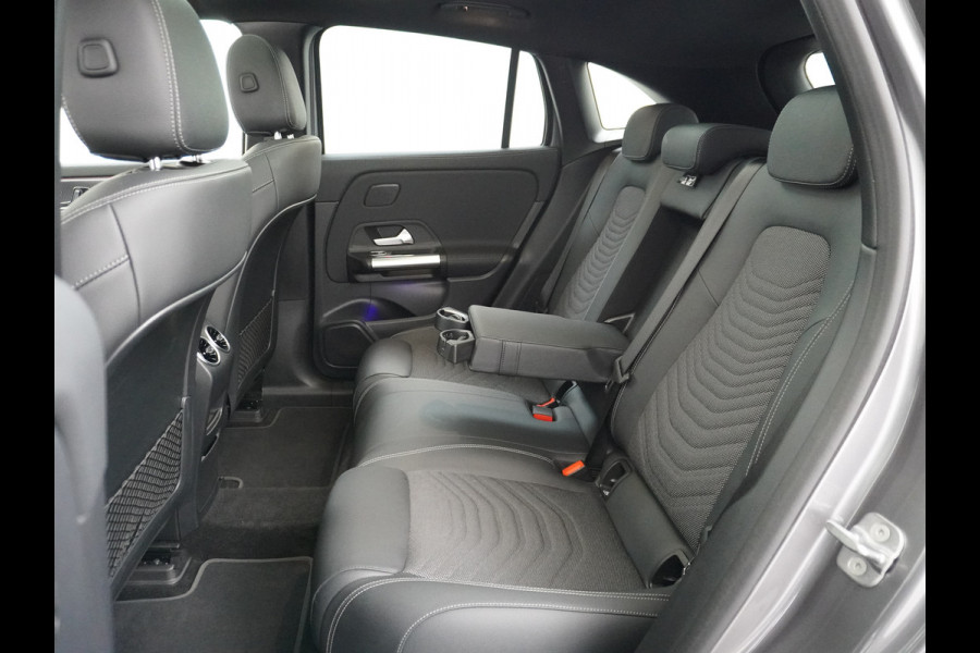 Mercedes-Benz EQA 250+AUT 71kWh Pano-Dak 360°Camera Warmtepomp Elektr-Stoelen+Geheugen+Verwarmd Trekhaak Navi Mercedes & Me Apps Apple Carplay And 18" Dodehoek-assistent MBUX-infotainmentsysteem+ spraakbediening Dual-Ecc  Advance Multi-Media WiFi-vb.Licht+RegenSensor Int.Noodoproep Progressive SpoorAssist BordHerkenning Voetganger-Besch Zitcomfortpakket Alu-Dakrails Aut.Gr/Licht Actieve Rem+spoorassistent Garantie Accu tot 15-9-2031/160.000km Origineel Nederlandse Auto Nieuwprijs €56.870,-
