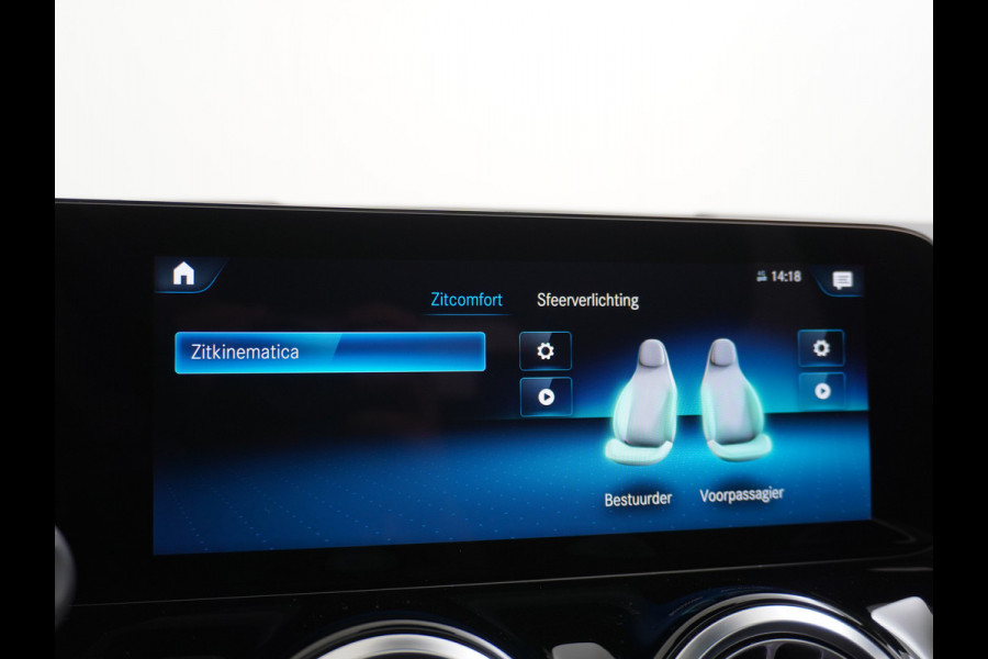 Mercedes-Benz EQA 250+AUT 71kWh Pano-Dak 360°Camera Warmtepomp Elektr-Stoelen+Geheugen+Verwarmd Trekhaak Navi Mercedes & Me Apps Apple Carplay And 18" Dodehoek-assistent MBUX-infotainmentsysteem+ spraakbediening Dual-Ecc  Advance Multi-Media WiFi-vb.Licht+RegenSensor Int.Noodoproep Progressive SpoorAssist BordHerkenning Voetganger-Besch Zitcomfortpakket Alu-Dakrails Aut.Gr/Licht Actieve Rem+spoorassistent Garantie Accu tot 15-9-2031/160.000km Origineel Nederlandse Auto Nieuwprijs €56.870,-