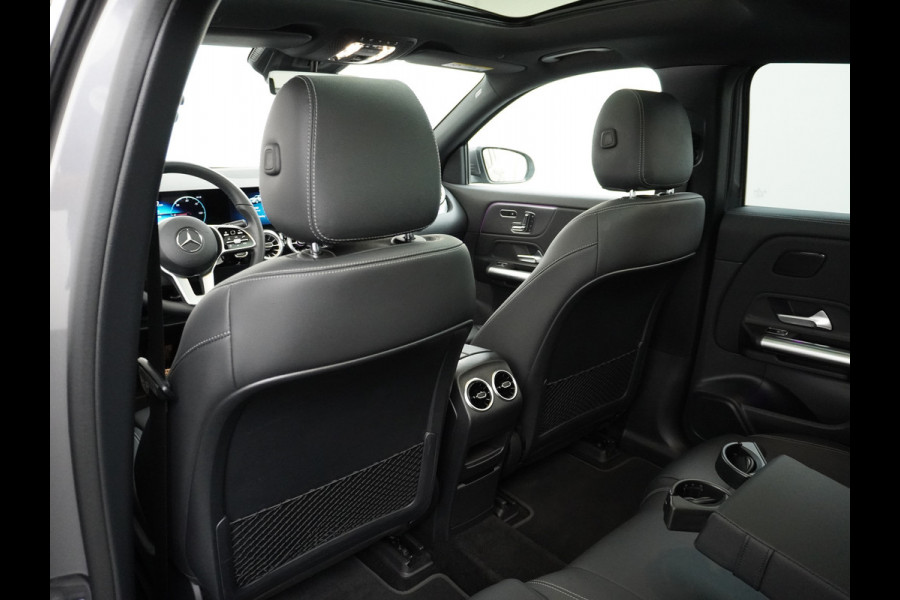 Mercedes-Benz EQA 250+AUT 71kWh Pano-Dak 360°Camera Warmtepomp Elektr-Stoelen+Geheugen+Verwarmd Trekhaak Navi Mercedes & Me Apps Apple Carplay And 18" Dodehoek-assistent MBUX-infotainmentsysteem+ spraakbediening Dual-Ecc  Advance Multi-Media WiFi-vb.Licht+RegenSensor Int.Noodoproep Progressive SpoorAssist BordHerkenning Voetganger-Besch Zitcomfortpakket Alu-Dakrails Aut.Gr/Licht Actieve Rem+spoorassistent Garantie Accu tot 15-9-2031/160.000km Origineel Nederlandse Auto Nieuwprijs €56.870,-