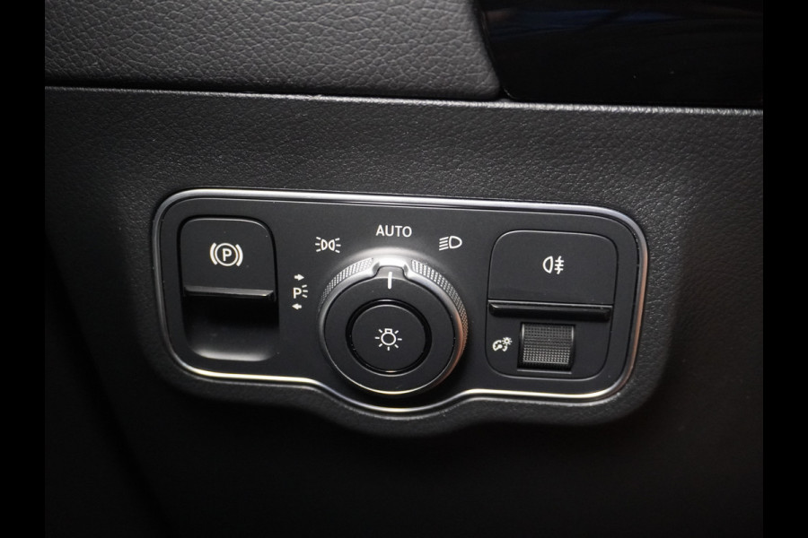 Mercedes-Benz EQA 250+AUT 71kWh Pano-Dak 360°Camera Warmtepomp Elektr-Stoelen+Geheugen+Verwarmd Trekhaak Navi Mercedes & Me Apps Apple Carplay And 18" Dodehoek-assistent MBUX-infotainmentsysteem+ spraakbediening Dual-Ecc  Advance Multi-Media WiFi-vb.Licht+RegenSensor Int.Noodoproep Progressive SpoorAssist BordHerkenning Voetganger-Besch Zitcomfortpakket Alu-Dakrails Aut.Gr/Licht Actieve Rem+spoorassistent Garantie Accu tot 15-9-2031/160.000km Origineel Nederlandse Auto Nieuwprijs €56.870,-