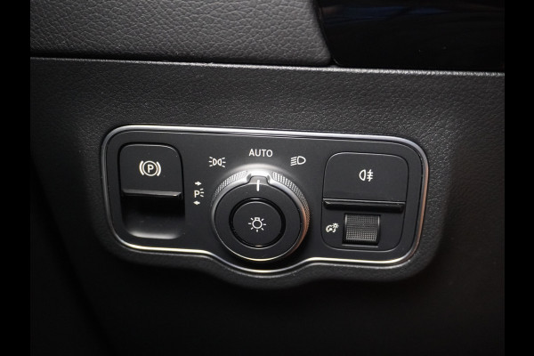 Mercedes-Benz EQA 250+AUT 71kWh Pano-Dak 360°Camera Warmtepomp Elektr-Stoelen+Geheugen+Verwarmd Trekhaak Navi Mercedes & Me Apps Apple Carplay And 18" Dodehoek-assistent MBUX-infotainmentsysteem+ spraakbediening Dual-Ecc  Advance Multi-Media WiFi-vb.Licht+RegenSensor Int.Noodoproep Progressive SpoorAssist BordHerkenning Voetganger-Besch Zitcomfortpakket Alu-Dakrails Aut.Gr/Licht Actieve Rem+spoorassistent Garantie Accu tot 15-9-2031/160.000km Origineel Nederlandse Auto Nieuwprijs €56.870,-