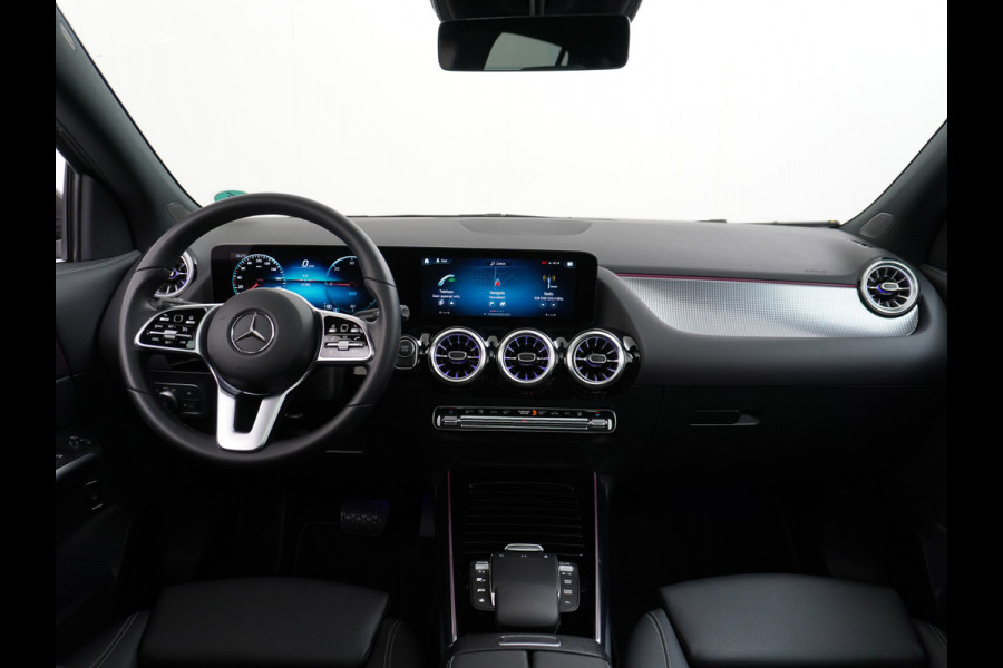 Mercedes-Benz EQA 250+AUT 71kWh Pano-Dak 360°Camera Warmtepomp Elektr-Stoelen+Geheugen+Verwarmd Trekhaak Navi Mercedes & Me Apps Apple Carplay And 18" Dodehoek-assistent MBUX-infotainmentsysteem+ spraakbediening Dual-Ecc  Advance Multi-Media WiFi-vb.Licht+RegenSensor Int.Noodoproep Progressive SpoorAssist BordHerkenning Voetganger-Besch Zitcomfortpakket Alu-Dakrails Aut.Gr/Licht Actieve Rem+spoorassistent Garantie Accu tot 15-9-2031/160.000km Origineel Nederlandse Auto Nieuwprijs €56.870,-