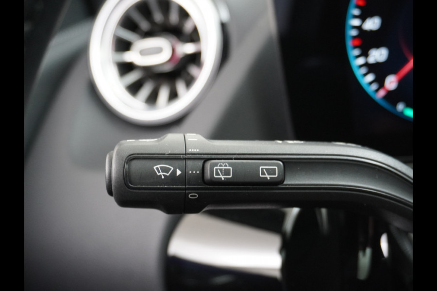 Mercedes-Benz EQA 250+AUT 71kWh Pano-Dak 360°Camera Warmtepomp Elektr-Stoelen+Geheugen+Verwarmd Trekhaak Navi Mercedes & Me Apps Apple Carplay And 18" Dodehoek-assistent MBUX-infotainmentsysteem+ spraakbediening Dual-Ecc  Advance Multi-Media WiFi-vb.Licht+RegenSensor Int.Noodoproep Progressive SpoorAssist BordHerkenning Voetganger-Besch Zitcomfortpakket Alu-Dakrails Aut.Gr/Licht Actieve Rem+spoorassistent Garantie Accu tot 15-9-2031/160.000km Origineel Nederlandse Auto Nieuwprijs €56.870,-