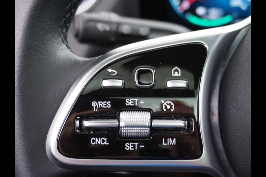 Mercedes-Benz EQA 250+AUT 71kWh Pano-Dak 360°Camera Warmtepomp Elektr-Stoelen+Geheugen+Verwarmd Trekhaak Navi Mercedes & Me Apps Apple Carplay And 18" Dodehoek-assistent MBUX-infotainmentsysteem+ spraakbediening Dual-Ecc  Advance Multi-Media WiFi-vb.Licht+RegenSensor Int.Noodoproep Progressive SpoorAssist BordHerkenning Voetganger-Besch Zitcomfortpakket Alu-Dakrails Aut.Gr/Licht Actieve Rem+spoorassistent Garantie Accu tot 15-9-2031/160.000km Origineel Nederlandse Auto Nieuwprijs €56.870,-