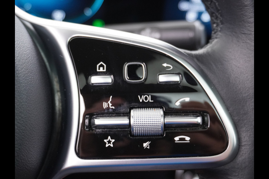 Mercedes-Benz EQA 250+AUT 71kWh Pano-Dak 360°Camera Warmtepomp Elektr-Stoelen+Geheugen+Verwarmd Trekhaak Navi Mercedes & Me Apps Apple Carplay And 18" Dodehoek-assistent MBUX-infotainmentsysteem+ spraakbediening Dual-Ecc  Advance Multi-Media WiFi-vb.Licht+RegenSensor Int.Noodoproep Progressive SpoorAssist BordHerkenning Voetganger-Besch Zitcomfortpakket Alu-Dakrails Aut.Gr/Licht Actieve Rem+spoorassistent Garantie Accu tot 15-9-2031/160.000km Origineel Nederlandse Auto Nieuwprijs €56.870,-