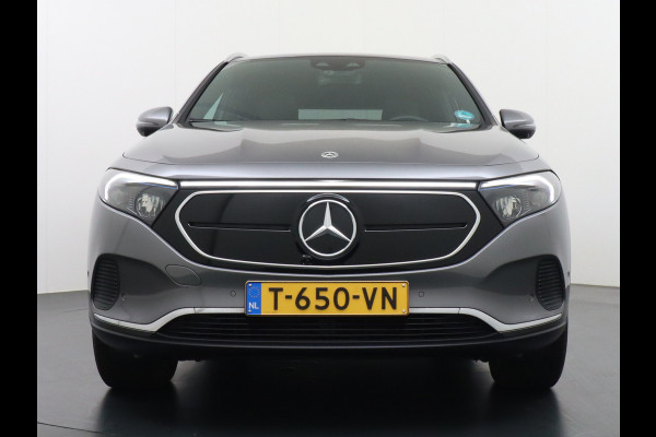 Mercedes-Benz EQA 250+AUT 71kWh Pano-Dak 360°Camera Warmtepomp Elektr-Stoelen+Geheugen+Verwarmd Trekhaak Navi Mercedes & Me Apps Apple Carplay And 18" Dodehoek-assistent MBUX-infotainmentsysteem+ spraakbediening Dual-Ecc  Advance Multi-Media WiFi-vb.Licht+RegenSensor Int.Noodoproep Progressive SpoorAssist BordHerkenning Voetganger-Besch Zitcomfortpakket Alu-Dakrails Aut.Gr/Licht Actieve Rem+spoorassistent Garantie Accu tot 15-9-2031/160.000km Origineel Nederlandse Auto Nieuwprijs €56.870,-