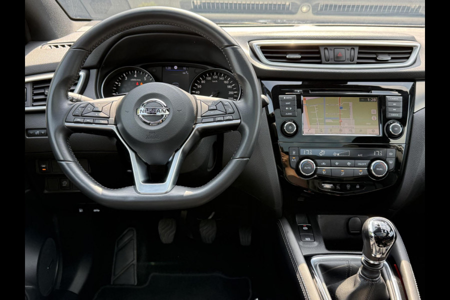Nissan QASHQAI 1.3 DIG-T Tekna + 1e Eigenaar,Navi,Pano,Clima,Cruise,Camera,Leder,Stoelverwarming,6-Bak,Bose Sound,N.A.P,APK tot 07-2027
