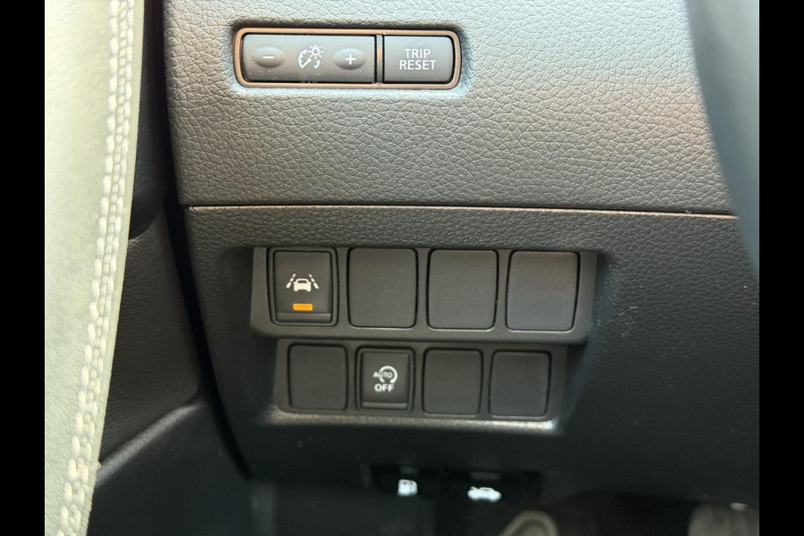 Nissan QASHQAI 1.3 DIG-T Tekna + 1e Eigenaar,Navi,Pano,Clima,Cruise,Camera,Leder,Stoelverwarming,6-Bak,Bose Sound,N.A.P,APK tot 07-2027