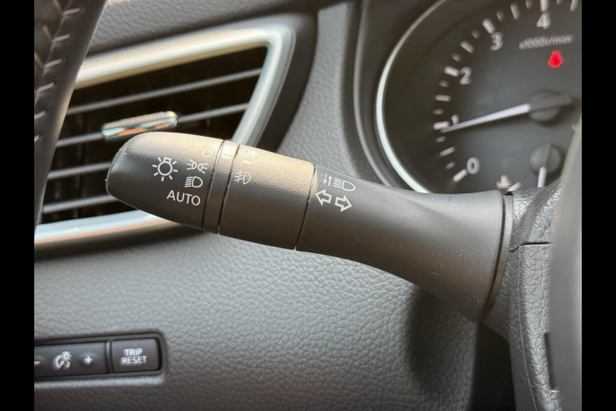 Nissan QASHQAI 1.3 DIG-T Tekna + 1e Eigenaar,Navi,Pano,Clima,Cruise,Camera,Leder,Stoelverwarming,6-Bak,Bose Sound,N.A.P,APK tot 07-2027
