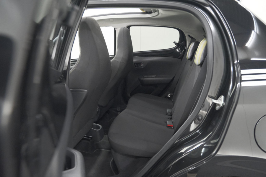 Peugeot 108 1.0 e-VTi Collection TOP! | Elektrisch Vouwdak | Apple Carplay | Climate Control | Stoelverwarming