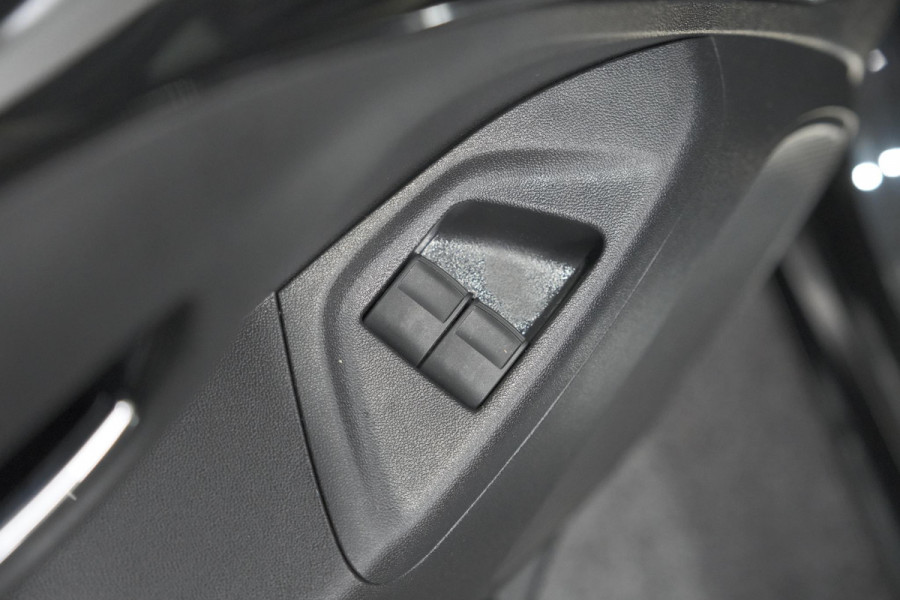 Peugeot 108 1.0 e-VTi Collection TOP! | Elektrisch Vouwdak | Apple Carplay | Climate Control | Stoelverwarming