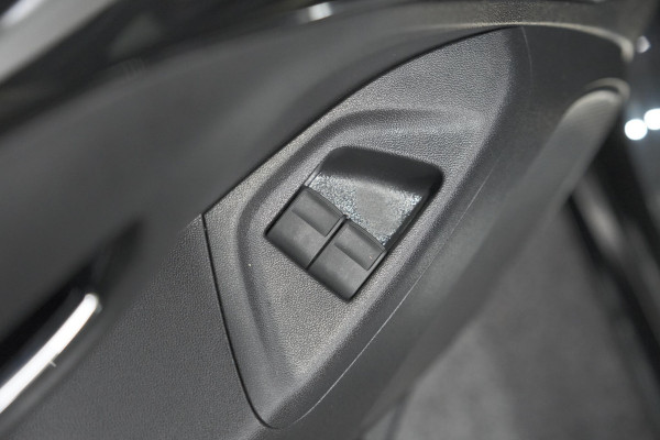 Peugeot 108 1.0 e-VTi Collection TOP! | Elektrisch Vouwdak | Apple Carplay | Climate Control | Stoelverwarming