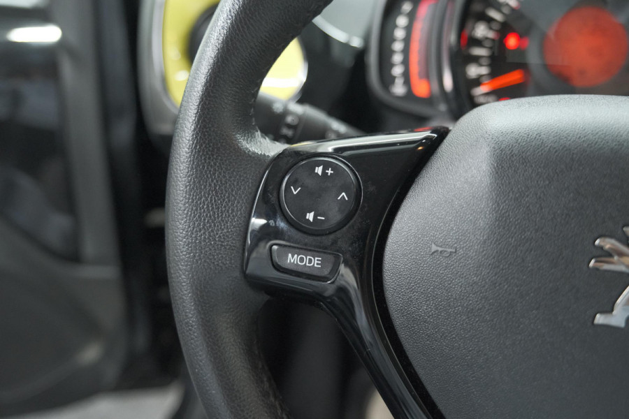 Peugeot 108 1.0 e-VTi Collection TOP! | Elektrisch Vouwdak | Apple Carplay | Climate Control | Stoelverwarming