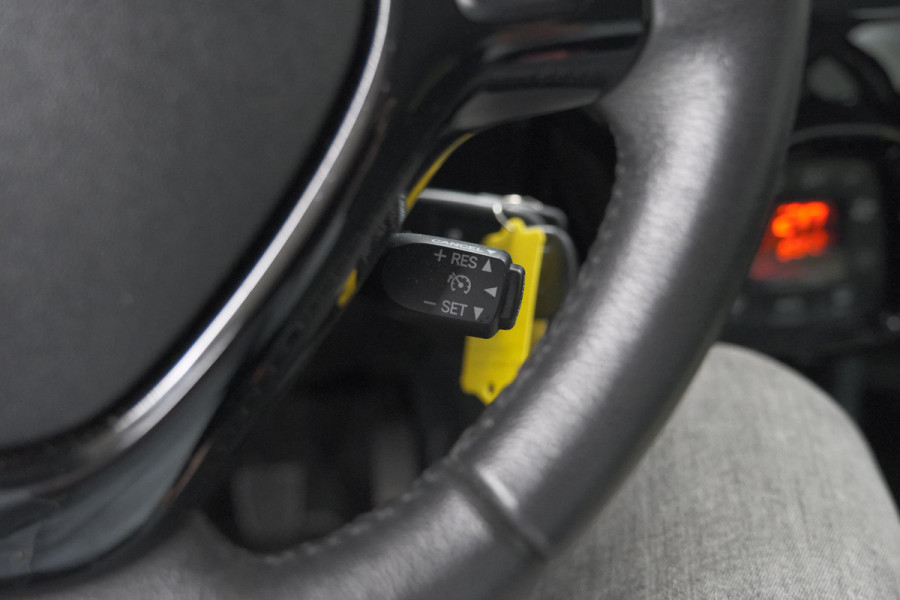 Peugeot 108 1.0 e-VTi Collection TOP! | Elektrisch Vouwdak | Apple Carplay | Climate Control | Stoelverwarming