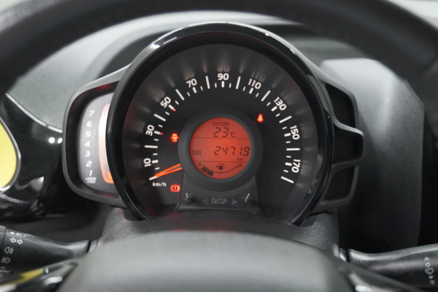 Peugeot 108 1.0 e-VTi Collection TOP! | Elektrisch Vouwdak | Apple Carplay | Climate Control | Stoelverwarming
