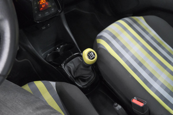 Peugeot 108 1.0 e-VTi Collection TOP! | Elektrisch Vouwdak | Apple Carplay | Climate Control | Stoelverwarming