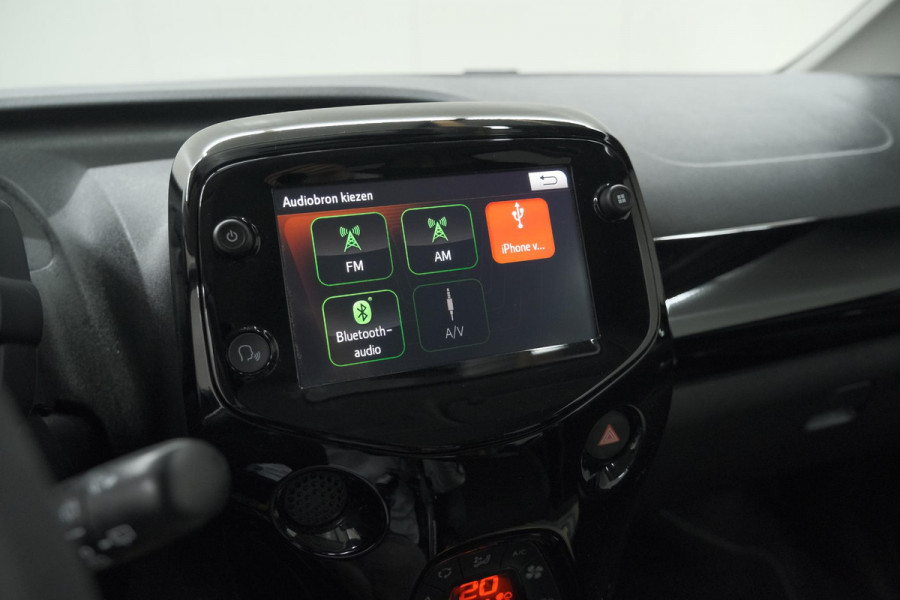 Peugeot 108 1.0 e-VTi Collection TOP! | Elektrisch Vouwdak | Apple Carplay | Climate Control | Stoelverwarming