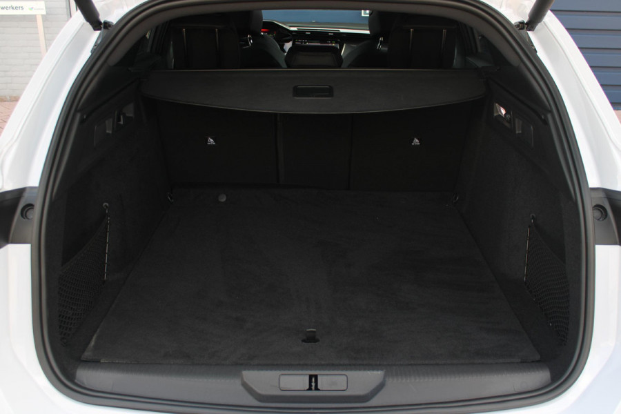 Peugeot 308 SW 1.2 Hybrid 145PK e-DCS6 GT | PANORAMISCH SCHUIF/KANTEL DAK | FOCAL AUDIO SYSTEM | DRAADLOZE APPLE CARPLAY/ANDROID AUTO | DRAADLOZE TELEFOONLADER | 360° CAMERA | ELEKTRISCH BEDIENBARE ACHTERKLEP | FULL LED KOPLAMPEN | NAVIGATIE | LICHTMETALEN VELGEN 18" "BLACK" | DODEHOEK DETECTIE | ADAPTIVE CRUISE CONTROL | KEYLESS ENTRY/START |