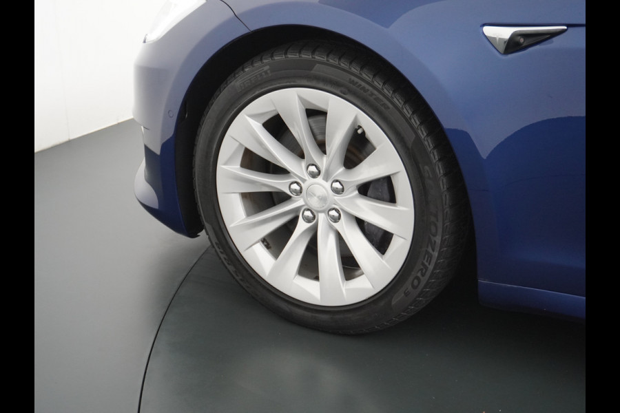 Tesla Model S 75D AWD Luchtvering AutoPilot Navi Panoramadak Camera Led Elektr.Stuur en Stoel+Geheugen+Spiegels+verwarmd Elektr.Achterklep Key 19"Lmv 4WD WiFi Rijstrookhulp Bordherkenning ACC ESP Dodehoek Detector Mistlampen NVIDIA®Tegra® Processor HomeLink 5 Origineel Nederlandse Tesla Nieuwprijs €87.150 Garantie op de accu/motor tot 29-03-2026/240.000km