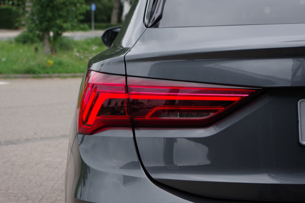 Audi Q3 Sportback 45 TFSI e 245 PK S-Line Edition PHEV, Schuif-Kanteldak, Cruise Control, Carplay, LED Koplampen