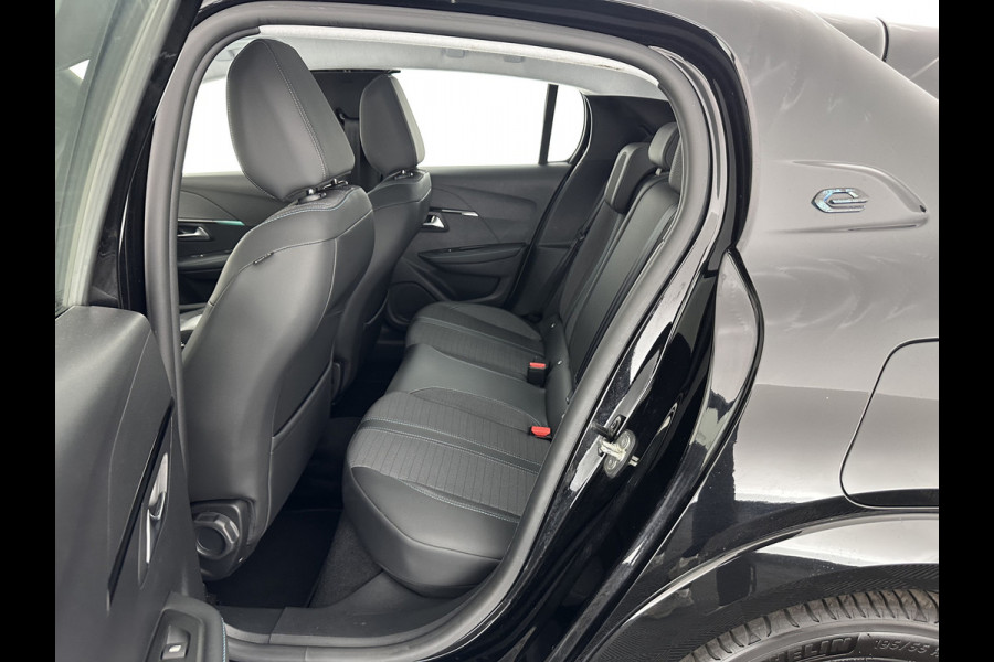 Peugeot e-208 EV Allure 50 kWh (INCL-BTW) Aut.*LEATHER-FABRIC | DIGI-COCKPIT | CARPLAY | LANE-ASSIST | KEYLESS | CCS-FASTLOADER | CAMERA | ECC | PDC | LANE-ASSIST | CRUISE | COMFORT-SEATS | DAB | 16"ALU*