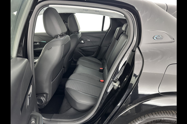 Peugeot e-208 EV Allure 50 kWh (INCL-BTW) Aut.*LEATHER-FABRIC | DIGI-COCKPIT | CARPLAY | LANE-ASSIST | KEYLESS | CCS-FASTLOADER | CAMERA | ECC | PDC | LANE-ASSIST | CRUISE | COMFORT-SEATS | DAB | 16"ALU*
