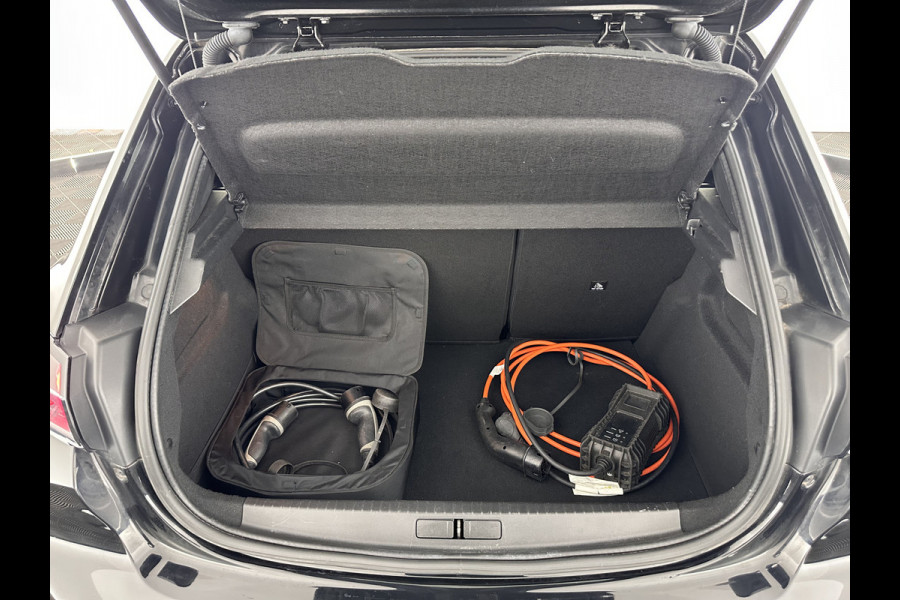 Peugeot e-208 EV Allure 50 kWh (INCL-BTW) Aut.*LEATHER-FABRIC | DIGI-COCKPIT | CARPLAY | LANE-ASSIST | KEYLESS | CCS-FASTLOADER | CAMERA | ECC | PDC | LANE-ASSIST | CRUISE | COMFORT-SEATS | DAB | 16"ALU*