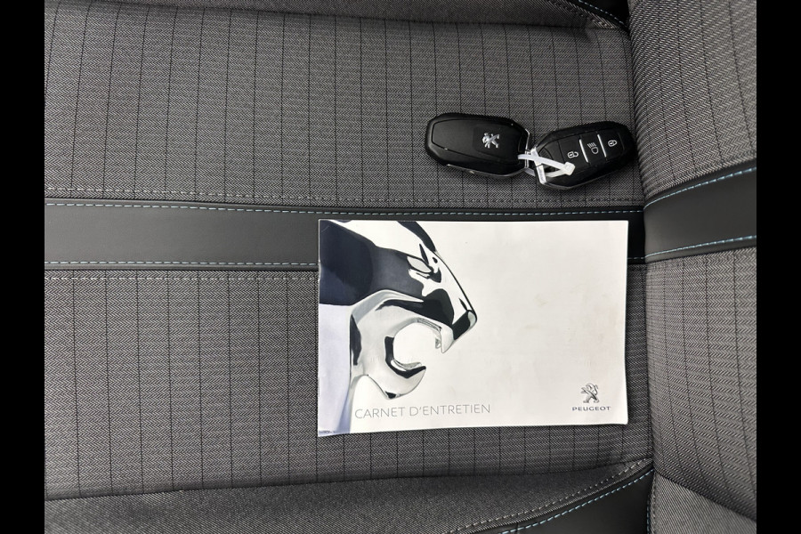 Peugeot e-208 EV Allure 50 kWh (INCL-BTW) Aut.*LEATHER-FABRIC | DIGI-COCKPIT | CARPLAY | LANE-ASSIST | KEYLESS | CCS-FASTLOADER | CAMERA | ECC | PDC | LANE-ASSIST | CRUISE | COMFORT-SEATS | DAB | 16"ALU*