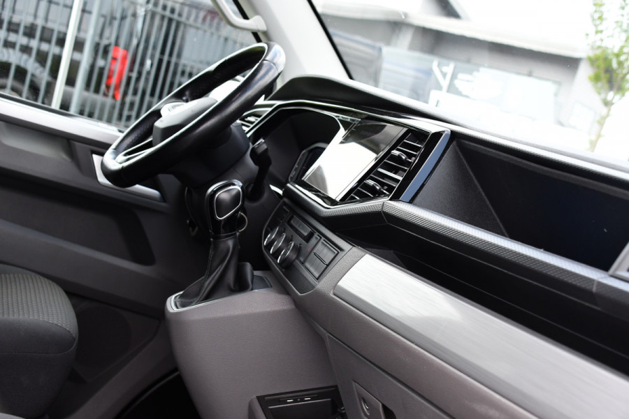 Volkswagen Transporter 2.0 TDI L2H1 30 DC Bulli Virtual, Adaptieve Cruise, Carplay, Stoelverwarming, 2 x Schuifdeur, 150pk, Camera, Trekhaak, LED, Uniek!