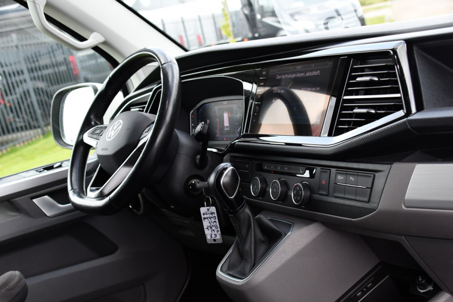 Volkswagen Transporter 2.0 TDI L2H1 30 DC Bulli Virtual, Adaptieve Cruise, Carplay, Stoelverwarming, 2 x Schuifdeur, 150pk, Camera, Trekhaak, LED, Uniek!