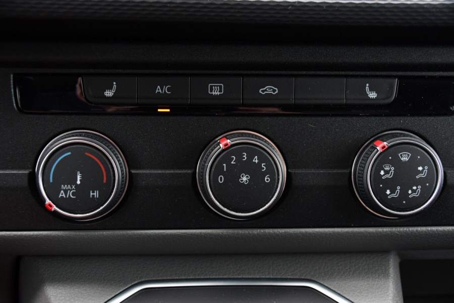 Volkswagen Transporter 2.0 TDI L2H1 30 DC Bulli Virtual, Adaptieve Cruise, Carplay, Stoelverwarming, 2 x Schuifdeur, 150pk, Camera, Trekhaak, LED, Uniek!