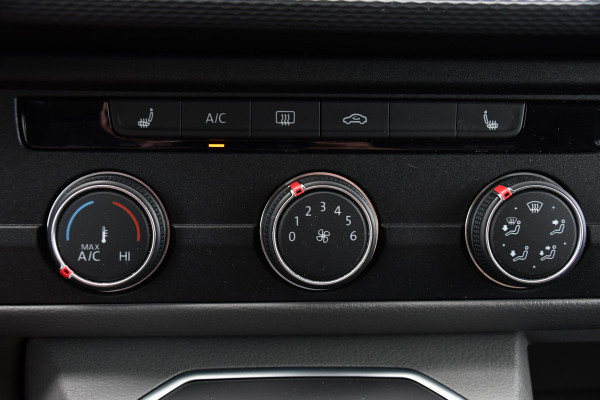 Volkswagen Transporter 2.0 TDI L2H1 30 DC Bulli Virtual, Adaptieve Cruise, Carplay, Stoelverwarming, 2 x Schuifdeur, 150pk, Camera, Trekhaak, LED, Uniek!
