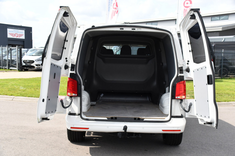 Volkswagen Transporter 2.0 TDI L2H1 30 DC Bulli Virtual, Adaptieve Cruise, Carplay, Stoelverwarming, 2 x Schuifdeur, 150pk, Camera, Trekhaak, LED, Uniek!