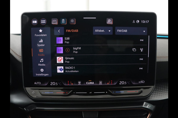 CUPRA Leon 1.5 TSI e-Hybrid | Stoel & stuurverwarming | Camera | Adaptive cruise | Carplay | Sportstoelen | Park Assist | Sfeerverlichting | Keyless | PHEV