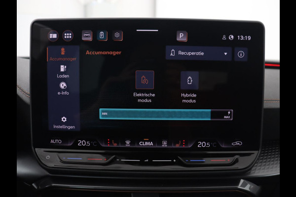 CUPRA Leon 1.5 TSI e-Hybrid | Stoel & stuurverwarming | Camera | Adaptive cruise | Carplay | Sportstoelen | Park Assist | Sfeerverlichting | Keyless | PHEV