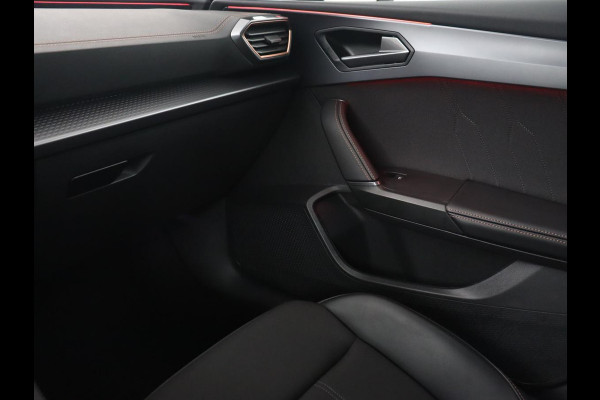 CUPRA Leon 1.5 TSI e-Hybrid | Stoel & stuurverwarming | Camera | Adaptive cruise | Carplay | Sportstoelen | Park Assist | Sfeerverlichting | Keyless | PHEV