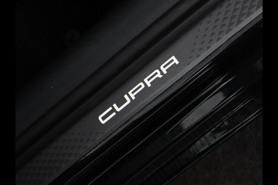 CUPRA Leon 1.5 TSI e-Hybrid | Stoel & stuurverwarming | Camera | Adaptive cruise | Carplay | Sportstoelen | Park Assist | Sfeerverlichting | Keyless | PHEV
