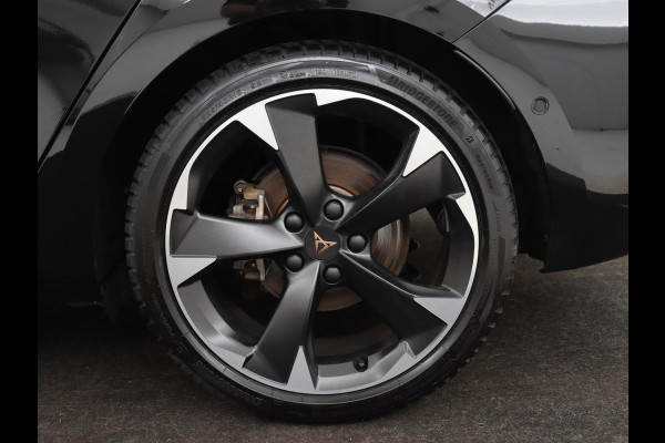 CUPRA Leon 1.5 TSI e-Hybrid | Stoel & stuurverwarming | Camera | Adaptive cruise | Carplay | Sportstoelen | Park Assist | Sfeerverlichting | Keyless | PHEV