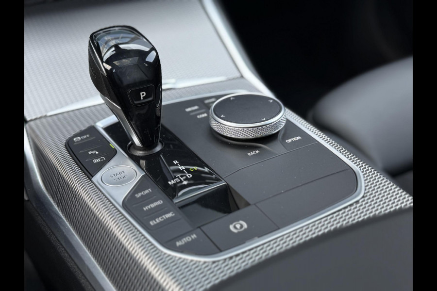 BMW 3-serie 330e High Executive M-Sport|schuif-/kanteldak|ACC|HUD|HIFI|Memory|Cam|SOH85%