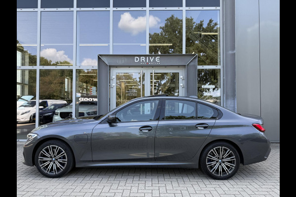 BMW 3-serie 330e High Executive M-Sport|schuif-/kanteldak|ACC|HUD|HIFI|Memory|Cam|SOH85%