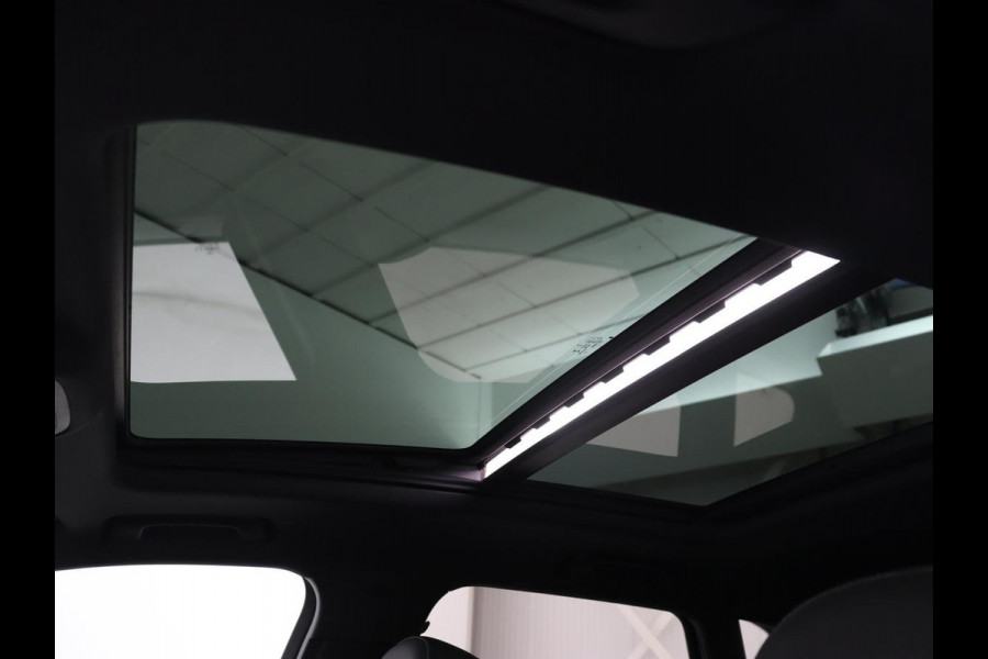Audi Q3 35 TFSI S Line Pro Line S | Panoramadak | Stoelverwarming | Adaptive cruise | Carplay | Trekhaak | Keyless | Virual Cockpit | Half leder | DAB | Full LED