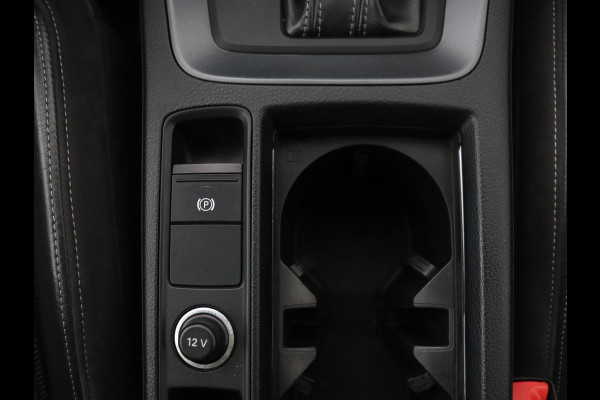 Audi Q3 35 TFSI S Line Pro Line S | Panoramadak | Stoelverwarming | Adaptive cruise | Carplay | Trekhaak | Keyless | Virual Cockpit | Half leder | DAB | Full LED